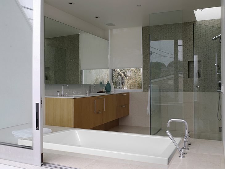 Andrea® 25, a tub in Acrylic or DoloMatte by MTI Baths