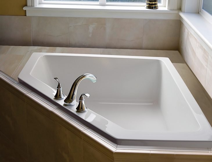Deborah 2, a Acrylic tub by MTI Baths