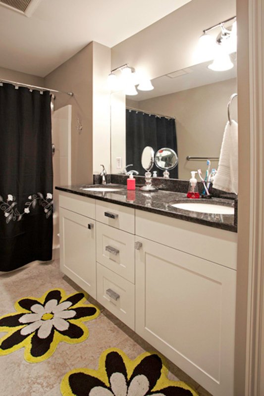 Executive Cabinetry bath gallery photo 3 by Executive